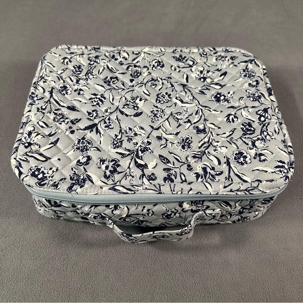 VERA BRADLEY Perennials Gray Deluxe Travel Organizer Cosmetic Makeup Compartment